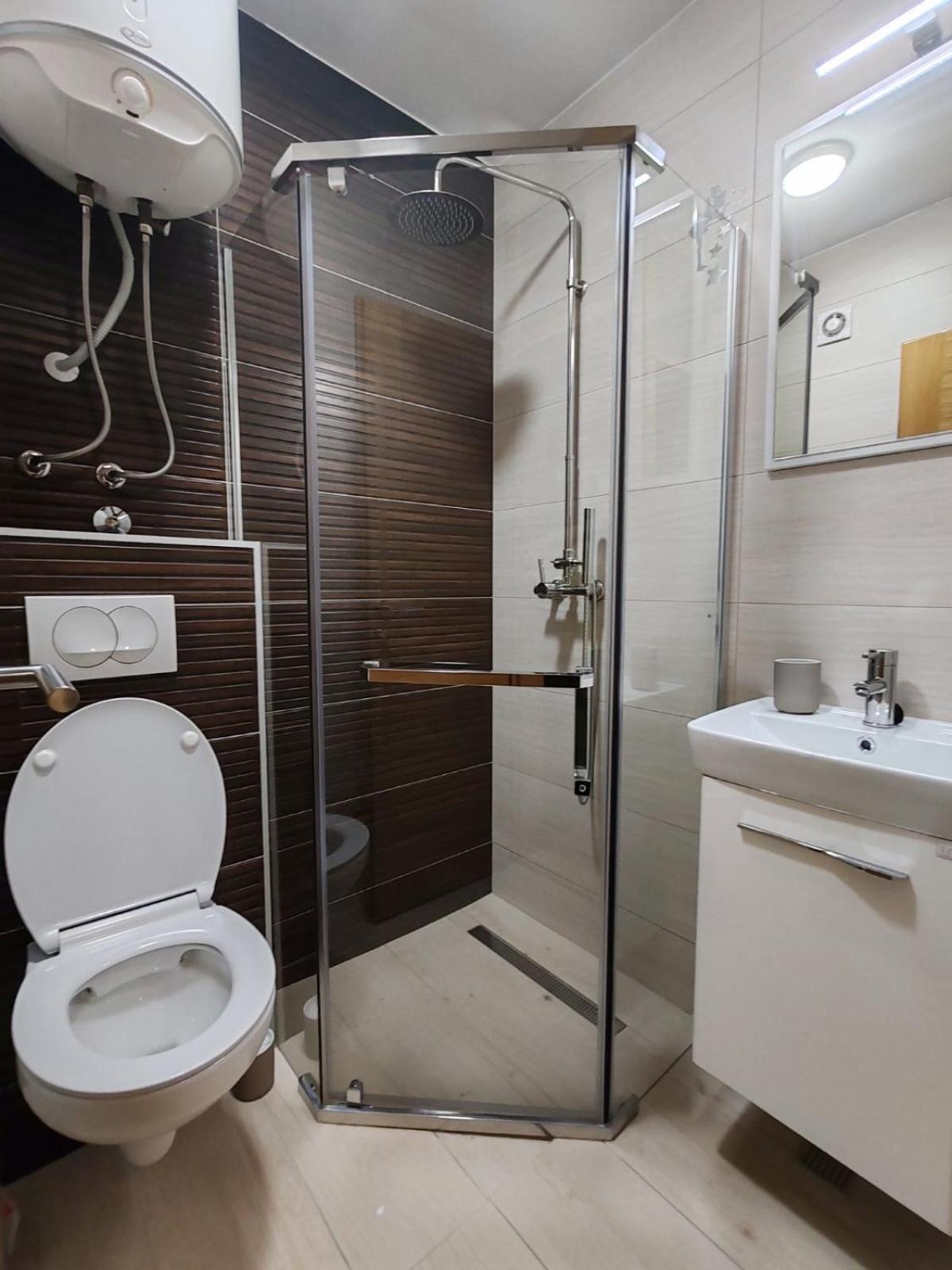 Mons Apartments Τζαχορίνα Εξωτερικό φωτογραφία